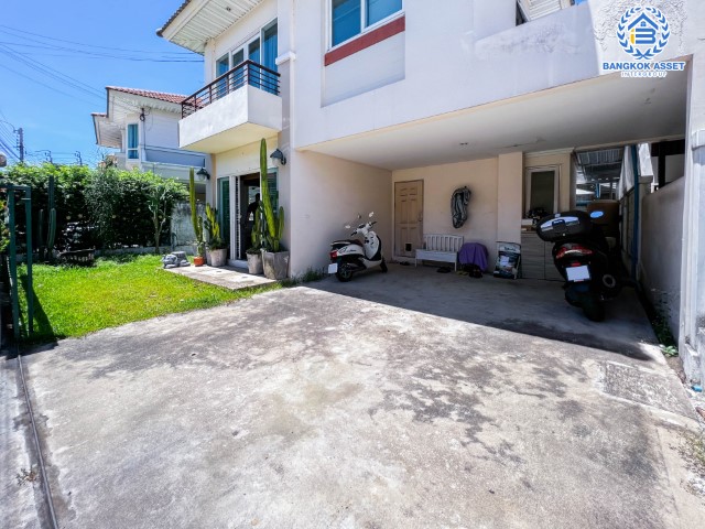 *****บ้านแฝดมือสอง นนทบุรี ม.ศุภาลัยวิลล์ ราชพฤกษ์-บางบัวทอง เนื้อที่กว้างขวางเกือบ 40 ตร.ว. ฟังก์ชัน 3 ห้องนอน 2 ห้องน้ำ ที่จอดรถ 2 คัน บ้านสภาพสวย พร้อมของแถมแบบจัดเต็ม พร้อมเข้าอยู่ได้เลย! โครงการตั้งบนทำเลเดินทางสะดวก ใช้เวลาเพียง 15 นาทีถึงรถไฟฟ้าสายสีม่วง "สถานีบางพลู" และจุดขึ้นทางด่วน "กาญจนาภิเษก" จองเลย!